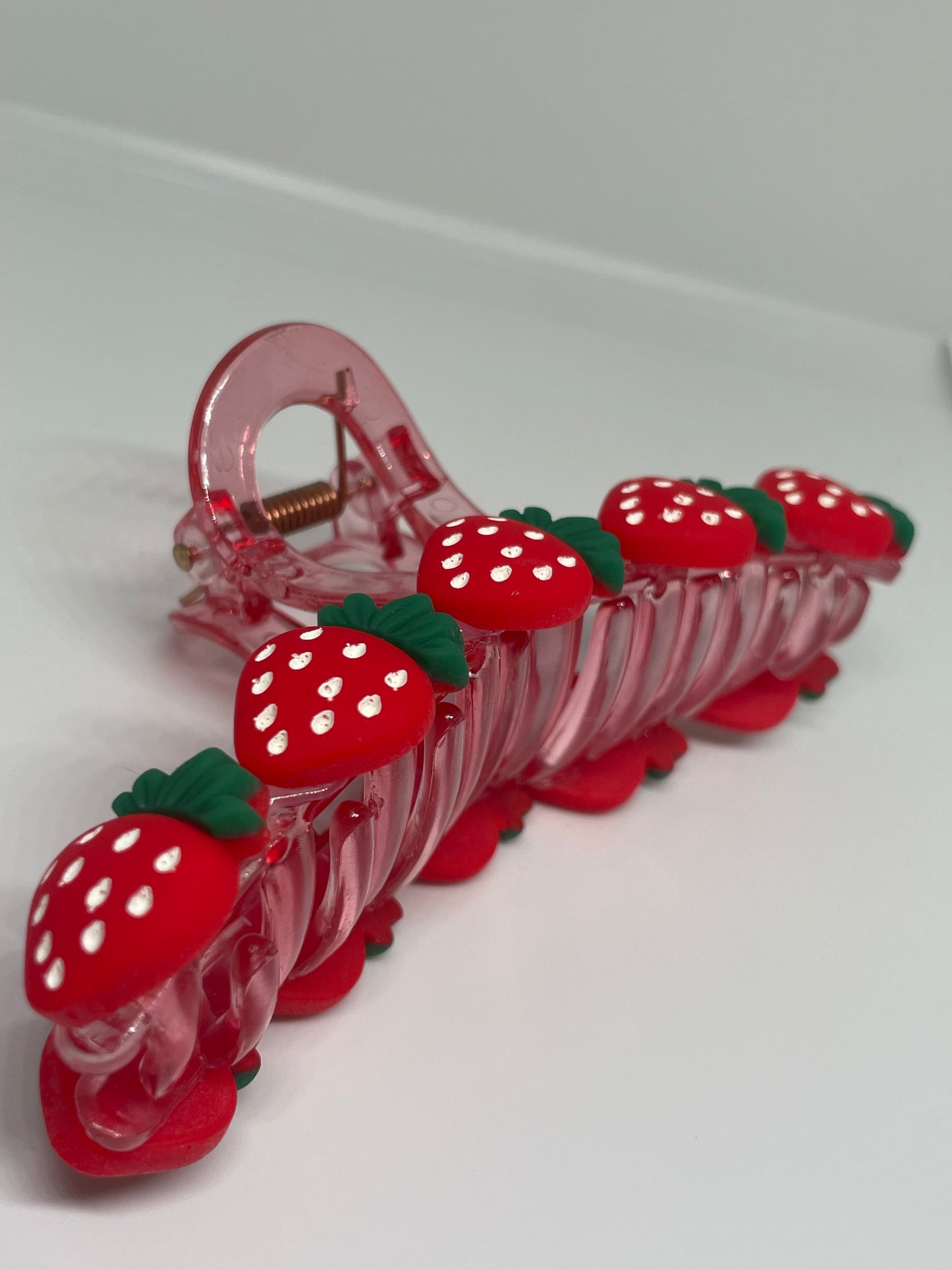 Haarklammer im Erdbeer Design
