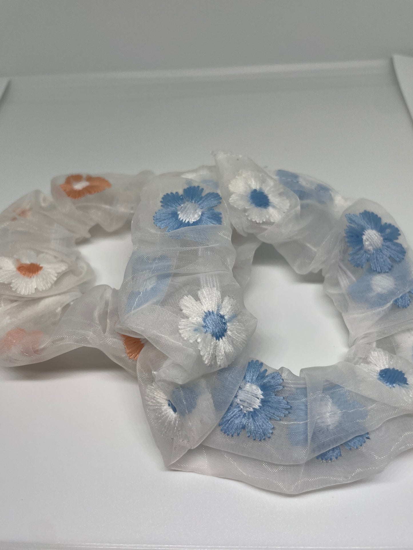 Blumen Scrunchie